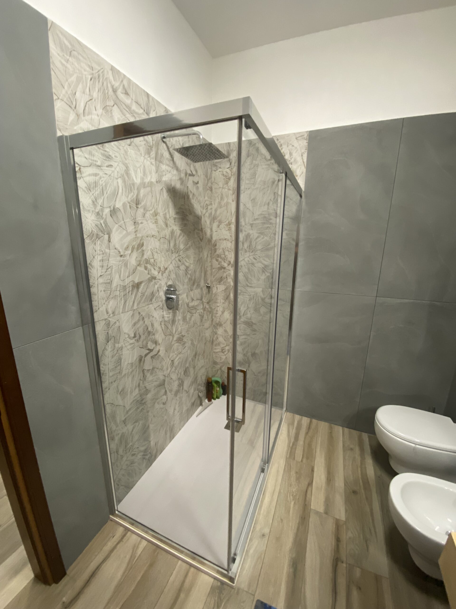 Realizzazioni Artigianali 4 ristrutturazione.bagno .dopo3 scaled